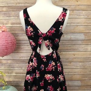 Forever 21 Tie Back Floral Dress